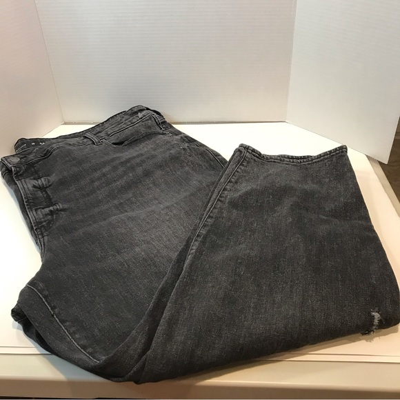 Old Navy Women High-Rise OG Straight Jeans - Picture 11 of 16